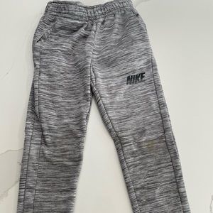 EUC Boys XS Nike Sweatpants with drawstring waistband in gray.